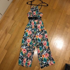 Super Cute Floral Pantsuit 🌺